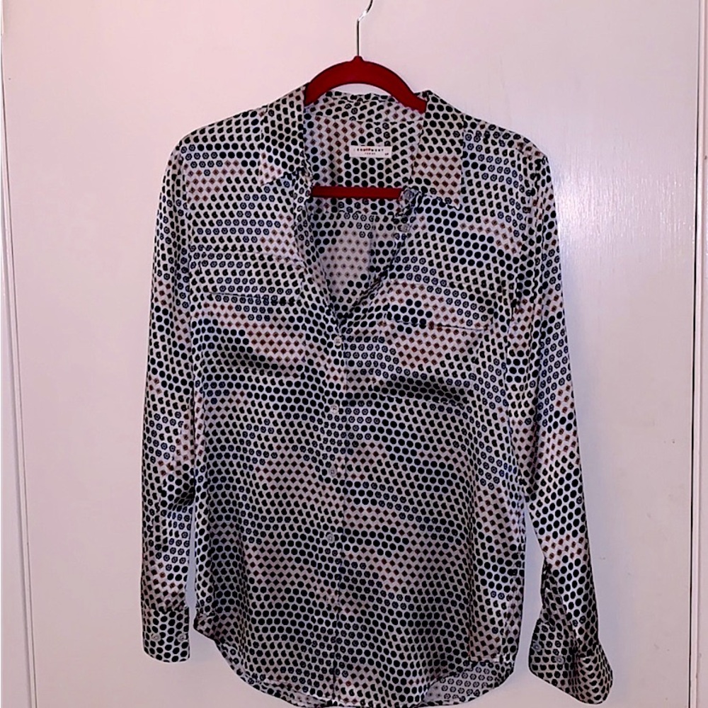 BEAUTIFUL LIKE NEW EQUIPMENT SILK BLOUSE